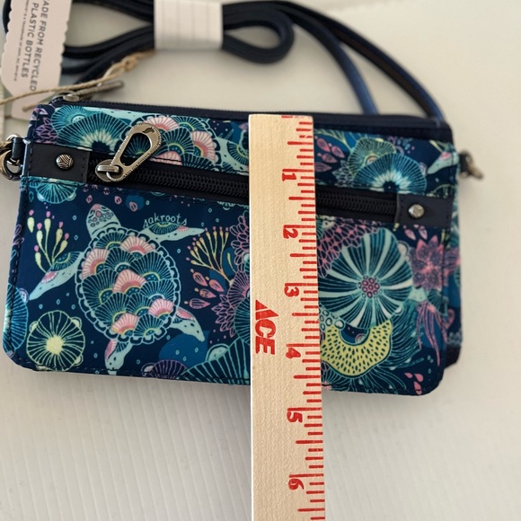 NWT Sakroots Corin Flap Smartphone Royal Blue Seascape Crossbody Wristlet - Picture 14 of 15